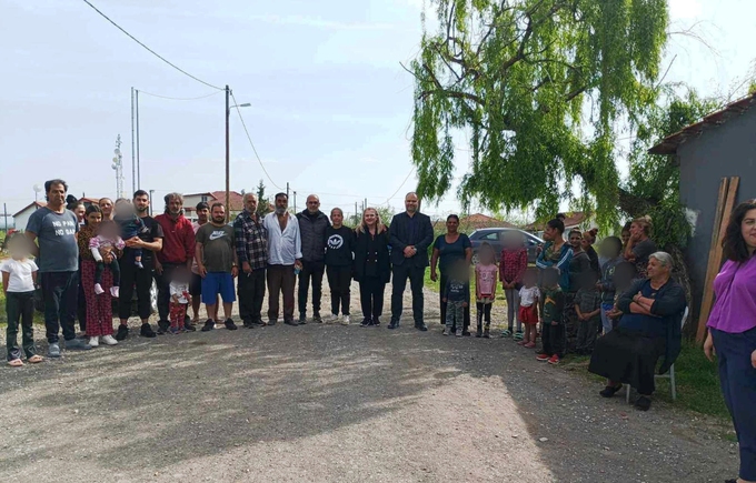 Φωτογραφία Πασχαλινή Γιορτή Χαράς και Ελπίδας με τα Παιδιά του Οικισμού Ρομά